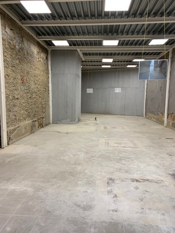 (For Rent) Commercial Retail Shop || Piraias/Piraeus - 199 Sq.m, 5.500€ 