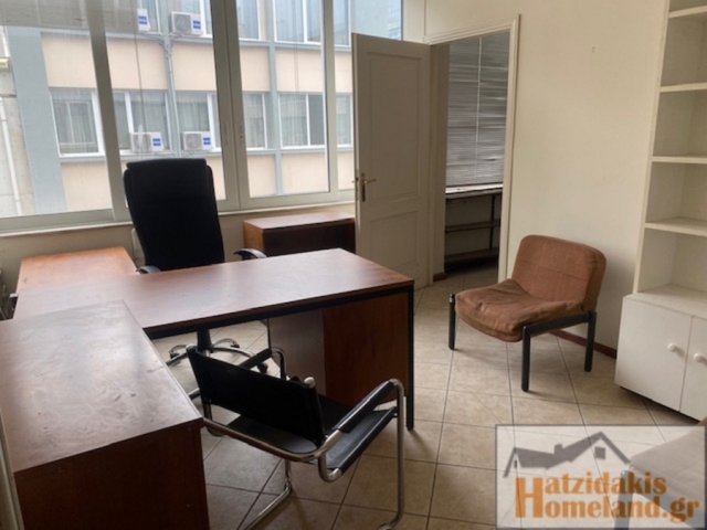 (For Sale) Commercial Office || Piraias/Piraeus - 86 Sq.m, 140.000€ 
