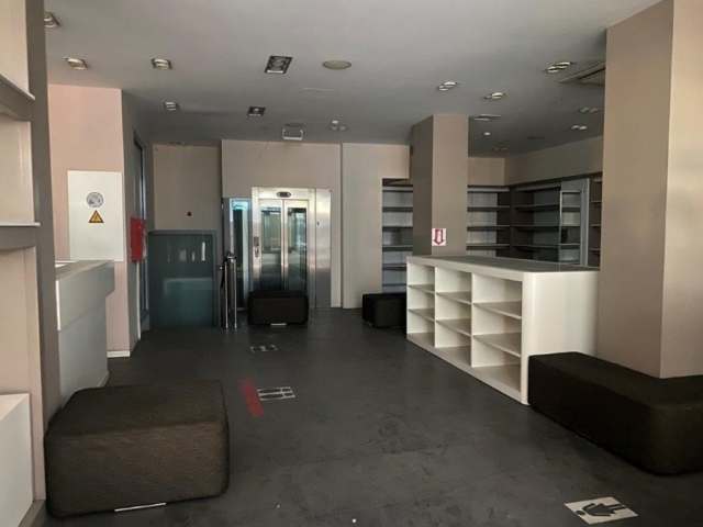 (For Rent) Commercial Retail Shop || Piraias/Piraeus - 335 Sq.m, 5.000€ 