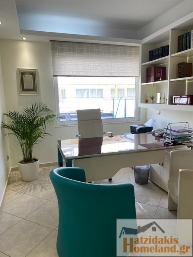 (For Rent) Commercial Office || Piraias/Piraeus - 24 Sq.m, 500€ 