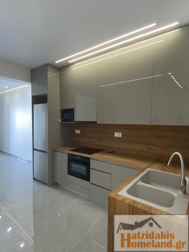 (For Sale) Residential Apartment || Piraias/Piraeus - 82 Sq.m, 2 Bedrooms, 240.000€ 