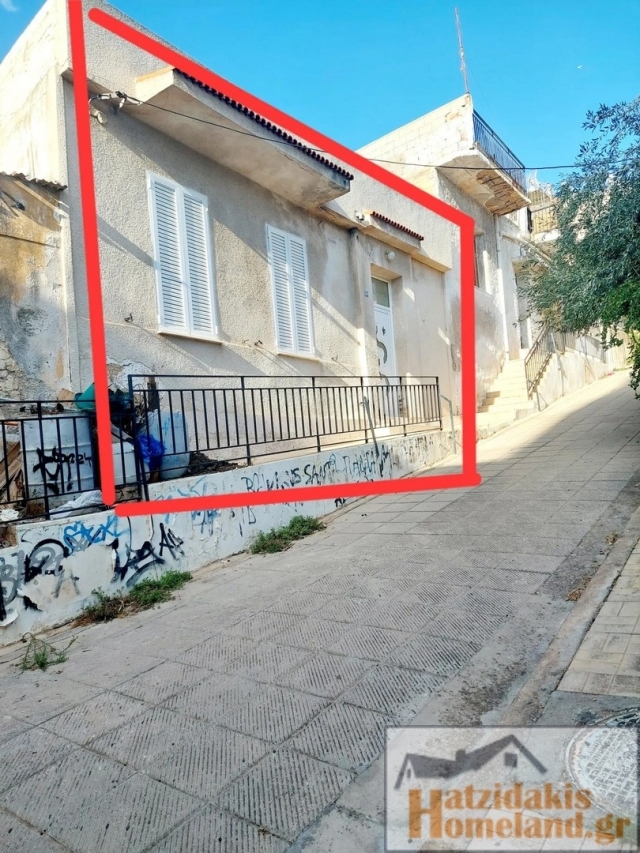 (For Sale) Residential Detached house || Piraias/Piraeus - 96 Sq.m, 130.000€ 