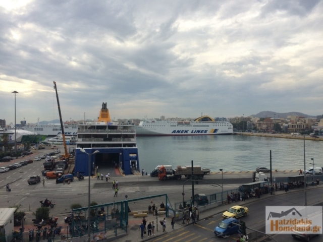 (For Rent) Commercial Office || Piraias/Piraeus - 300 Sq.m, 3.500€ 