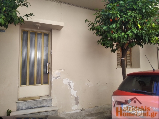 (For Sale) Residential Building || Piraias/Piraeus - 209 Sq.m, 300.000€ 