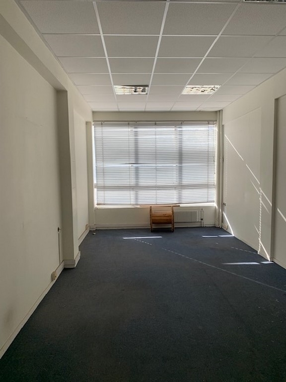 (For Sale) Commercial Commercial Property || Piraias/Piraeus - 100 Sq.m, 100.000€ 